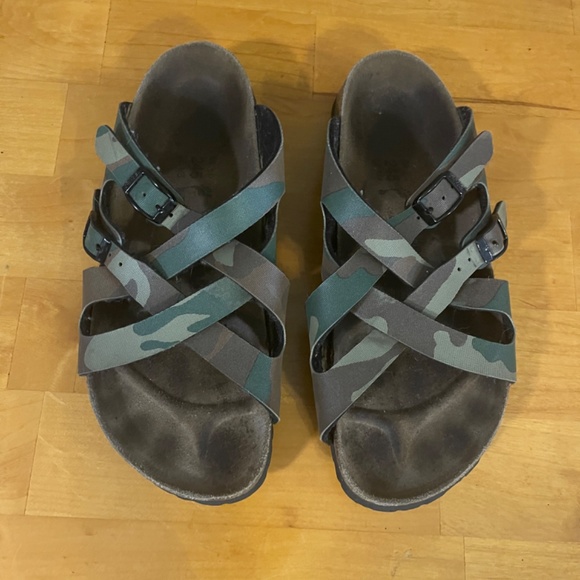 Camo Birkies by Birkenstock Strappy Footbed Sandals W 7 - Picture 2 of 8